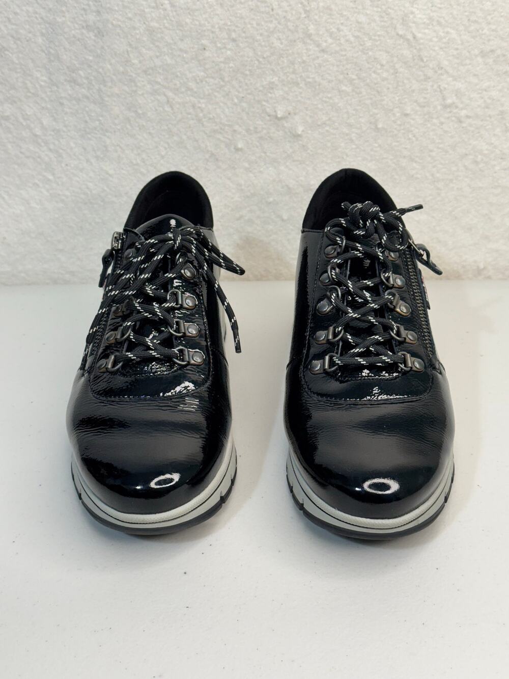 Mephisto Mobils Gwenn Black Patent Leather Sneakers Zip Lace-Up Size 8.5 Bosnia